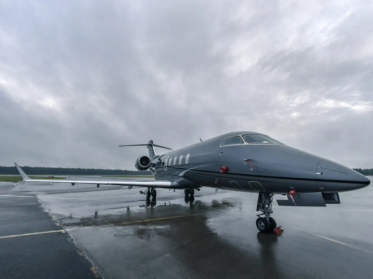 Large cabin jet category example