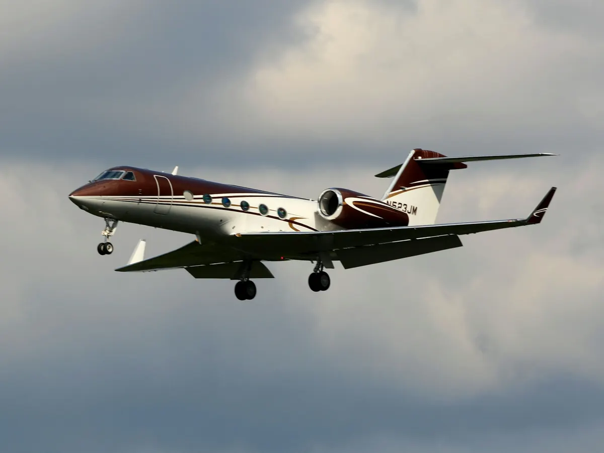 Midsize jet category example